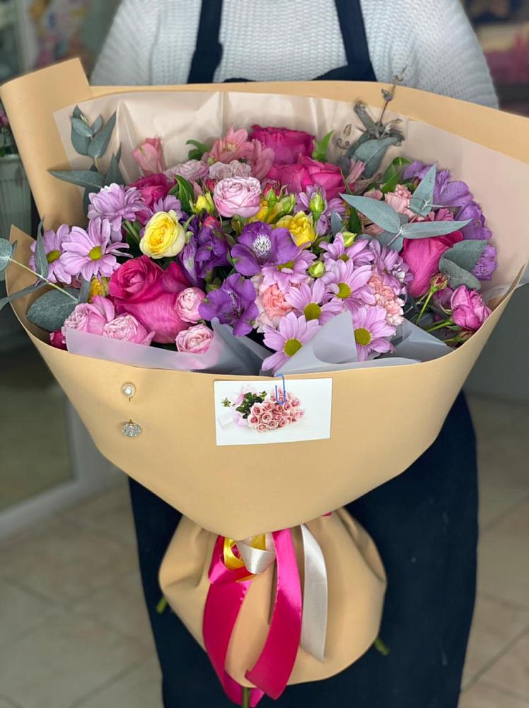 Букет цветов из: Хризантемы, Гвоздики и Альстромерии в Осоргино