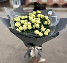 Букет Белые кустовые розы Солинеро в Осоргино