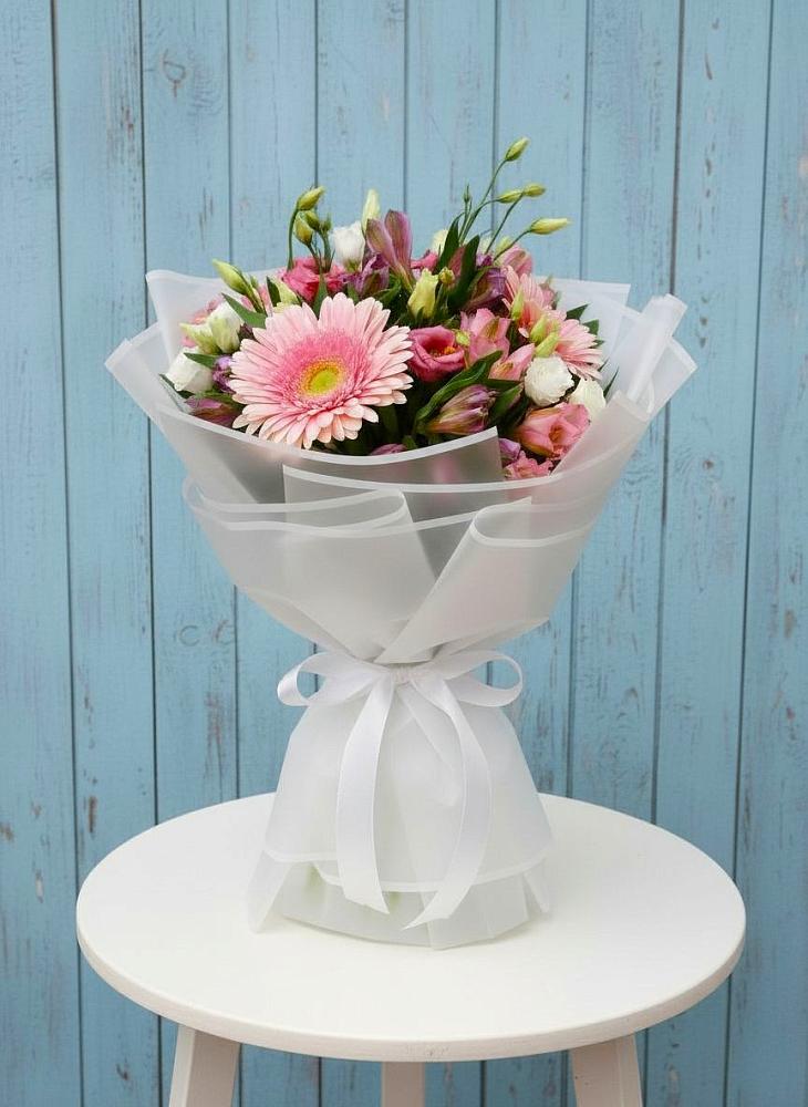 Букет цветов из: Герберы, Альстромерии и Лизиантусы в Осоргино